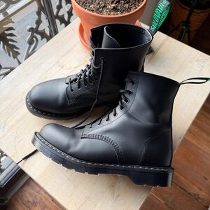 Solovair Black Matte 8 Eye Derby Boot MIE England